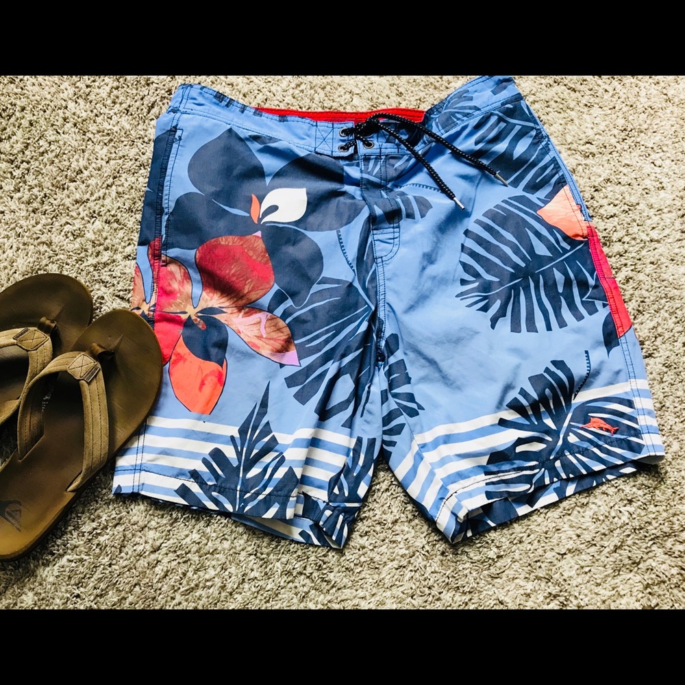 **Like new, Tommy Bahamas swim shorts. Size L